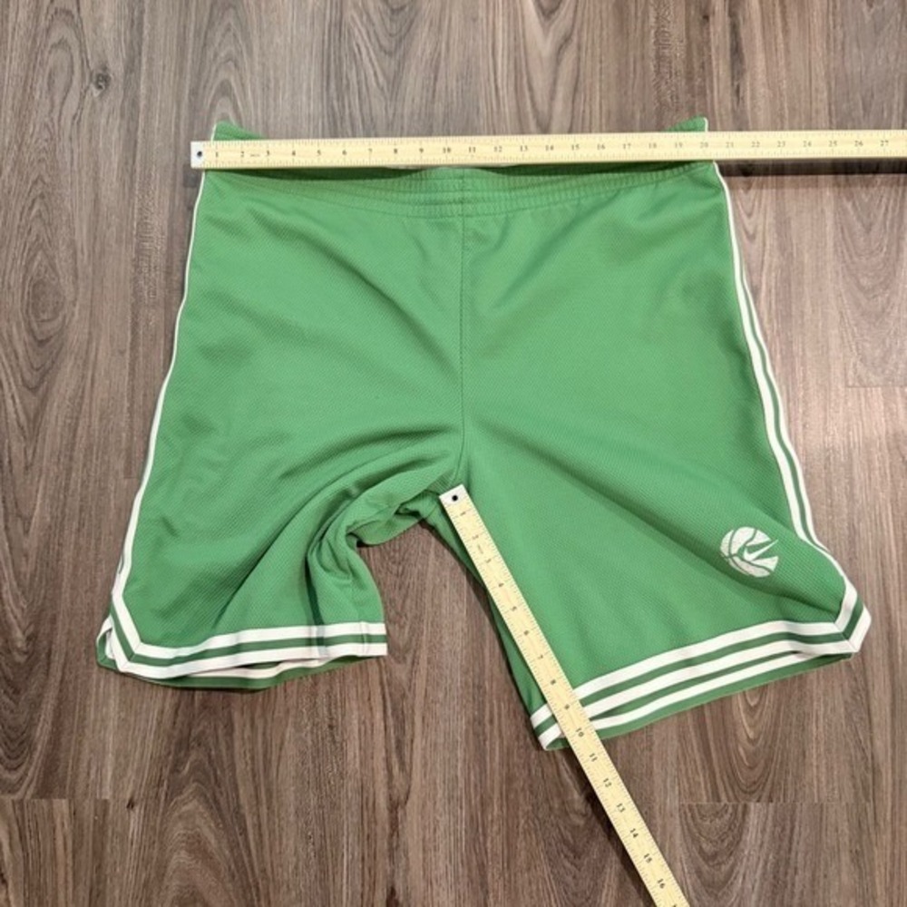 Nike Reversible Basketball Shorts Men Green White Mesh Athletic 2XL - Picture 5 of 7